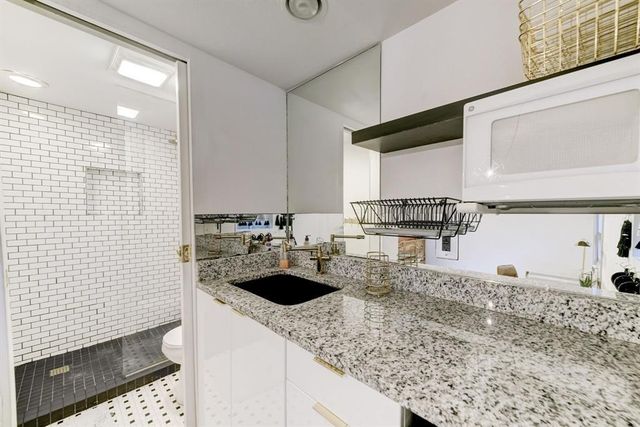 1002 E 38 ST, Austin, TX 78705