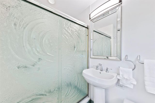 3329 NE 17th Street, Fort Lauderdale, FL 33305