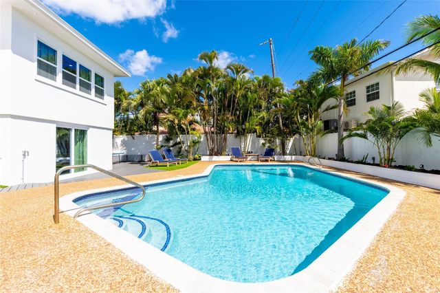 3329 NE 17th Street, Fort Lauderdale, FL 33305