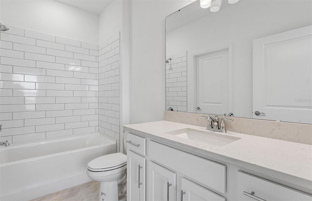 Image 12 of property listing at 1261 LAKERIDGE WAY, Lake Alfred, FL 33850