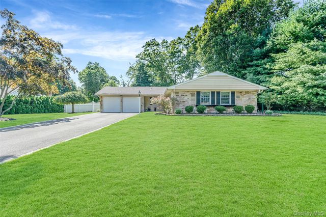 80 Sycamore Circle, Stony Brook, NY 11790