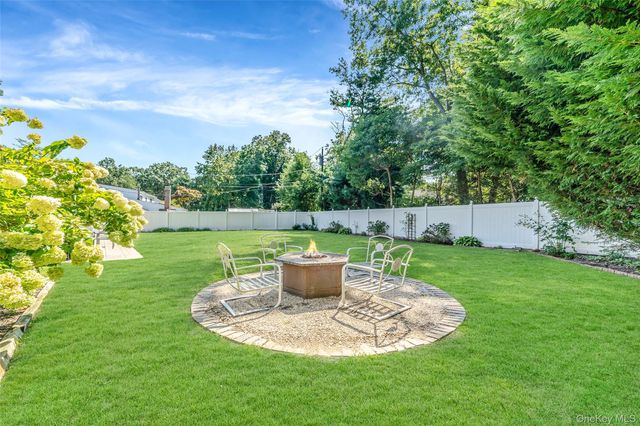 80 Sycamore Circle, Stony Brook, NY 11790
