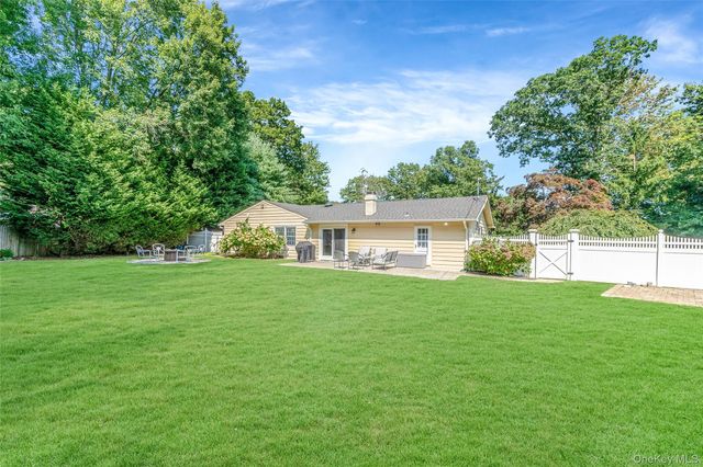 80 Sycamore Circle, Stony Brook, NY 11790
