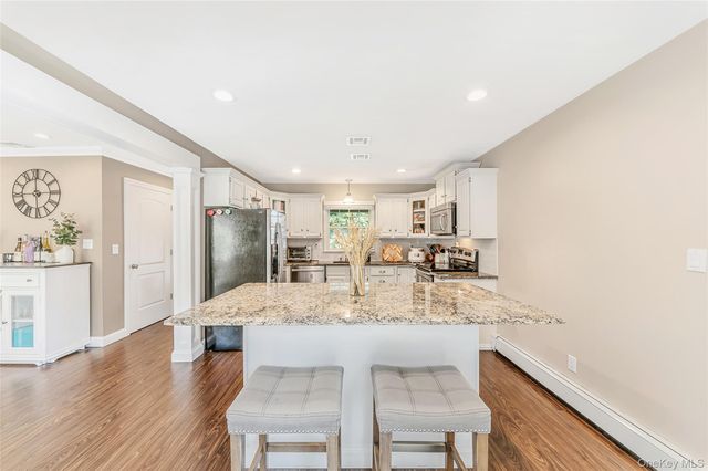 80 Sycamore Circle, Stony Brook, NY 11790