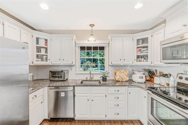 80 Sycamore Circle, Stony Brook, NY 11790