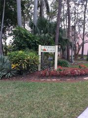 170 Turtle Lake CT # 312, Naples, FL 34105