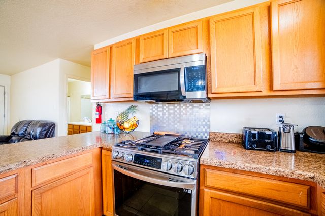 337 4th Avenue SW, Rio Rancho, NM 87124
