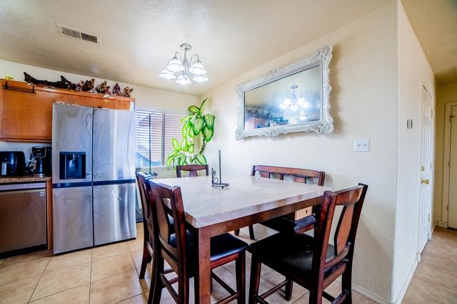 337 4th Avenue SW, Rio Rancho, NM 87124