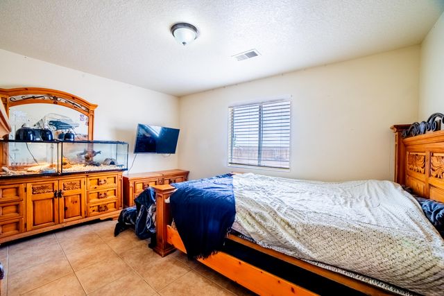 337 4th Avenue SW, Rio Rancho, NM 87124