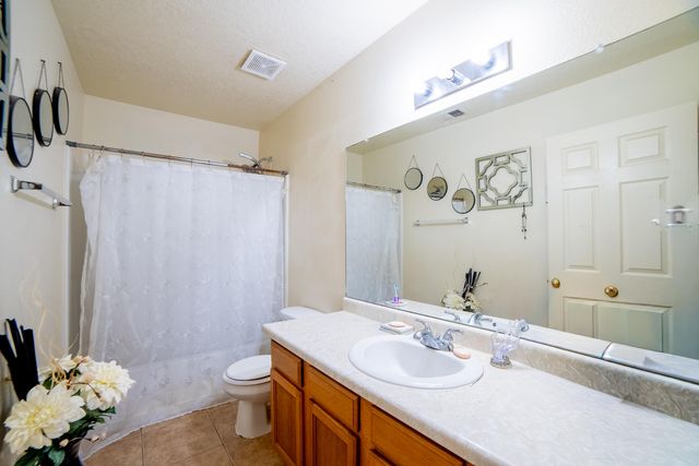337 4th Avenue SW, Rio Rancho, NM 87124
