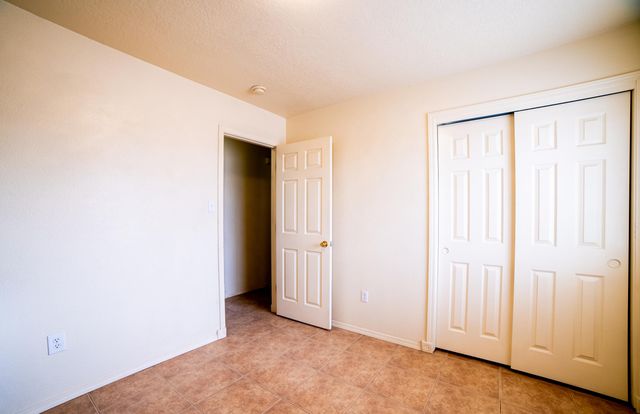 337 4th Avenue SW, Rio Rancho, NM 87124