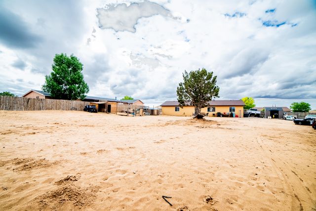 337 4th Avenue SW, Rio Rancho, NM 87124