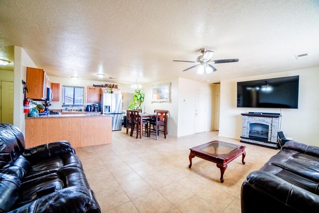 337 4th Avenue SW, Rio Rancho, NM 87124