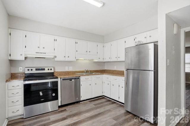 4748 Old Lantern Way, Charlotte, NC 28212