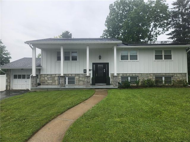 422 Belvidere Street, Nazareth Boro, PA 18064