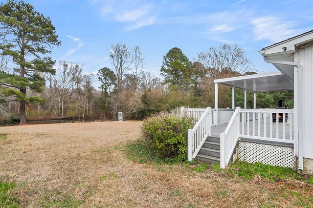 1677 Clearview Drive, Manning, SC 29102