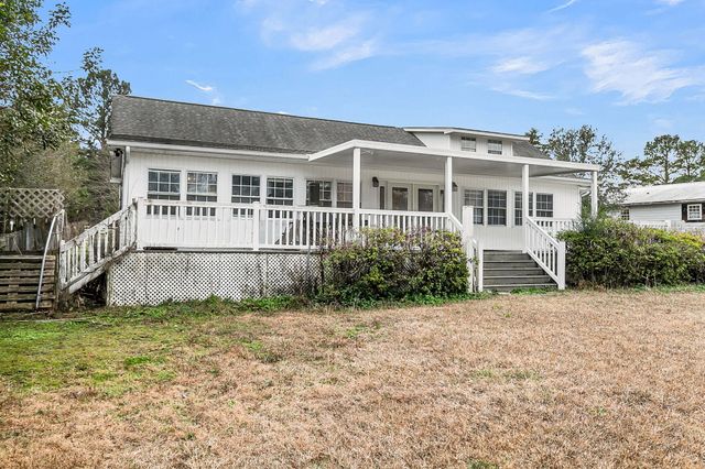 1677 Clearview Drive, Manning, SC 29102