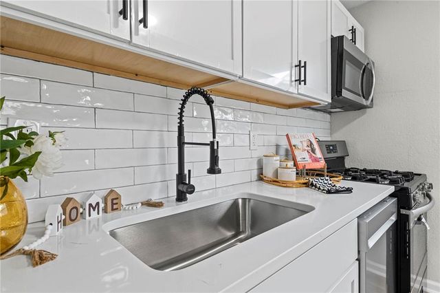 4917 Locust Avenue, Kansas City, KS 66106