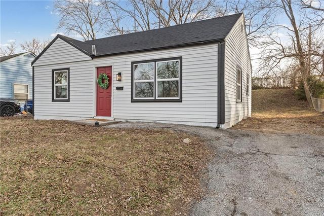 4917 Locust Avenue, Kansas City, KS 66106