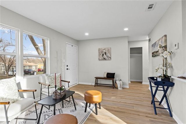 4917 Locust Avenue, Kansas City, KS 66106