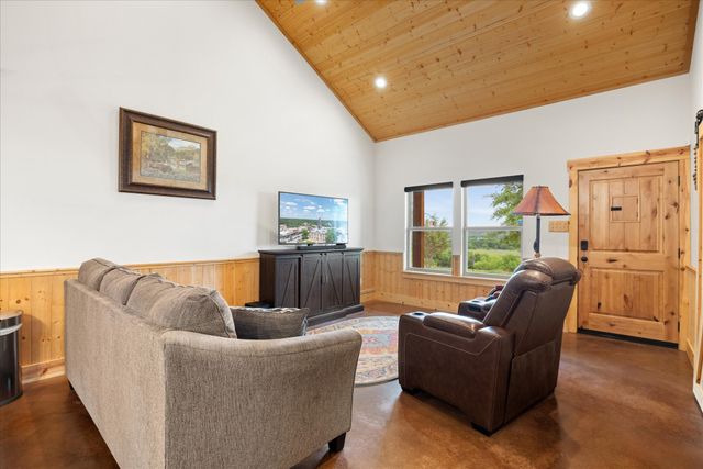 3318 CR 302, Glen Rose, TX 76048