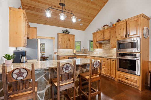 3318 CR 302, Glen Rose, TX 76048