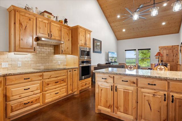 3318 CR 302, Glen Rose, TX 76048