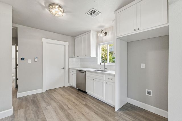 537 E Michigan Avenue, Fresno, CA 93704