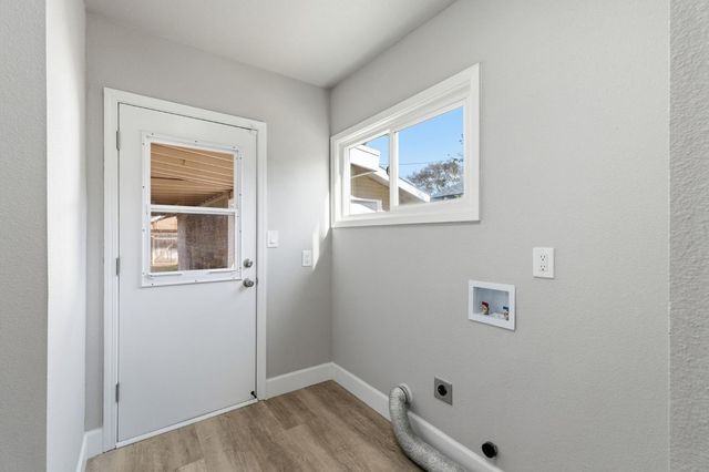 537 E Michigan Avenue, Fresno, CA 93704