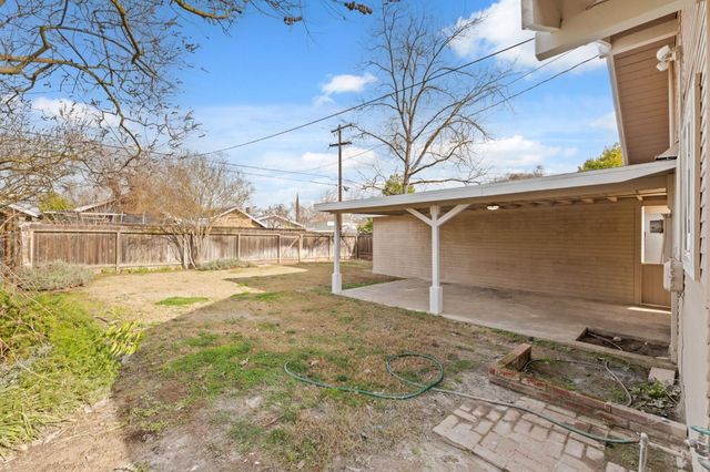 537 E Michigan Avenue, Fresno, CA 93704