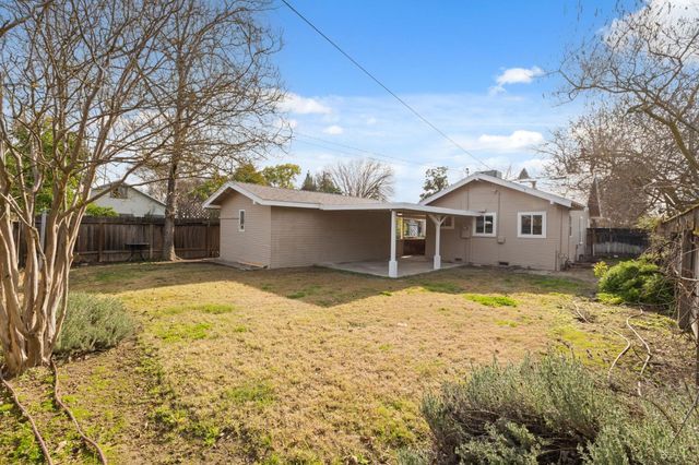 537 E Michigan Avenue, Fresno, CA 93704