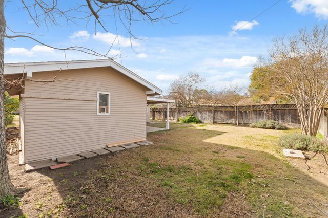 537 E Michigan Avenue, Fresno, CA 93704