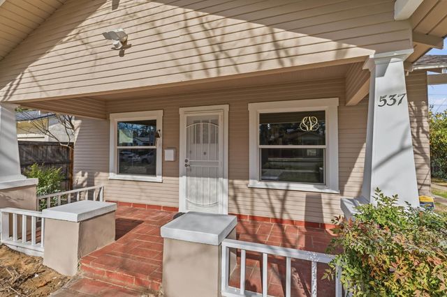 537 E Michigan Avenue, Fresno, CA 93704