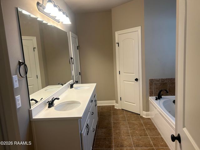 222 Woodhaven Road, Youngsville, LA 70592