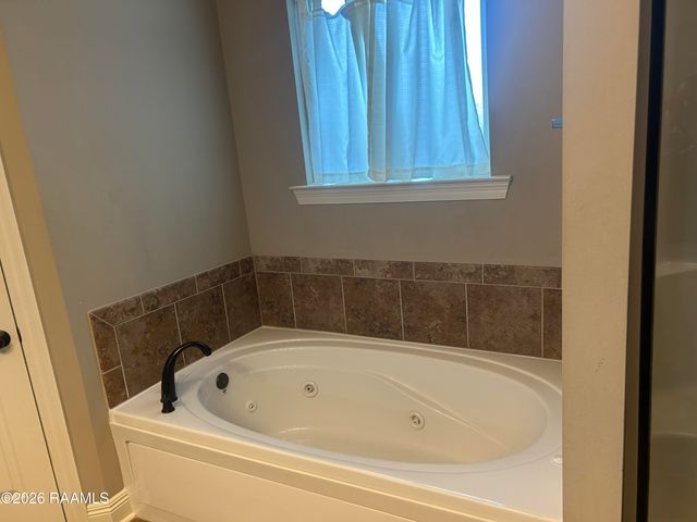 222 Woodhaven Road, Youngsville, LA 70592