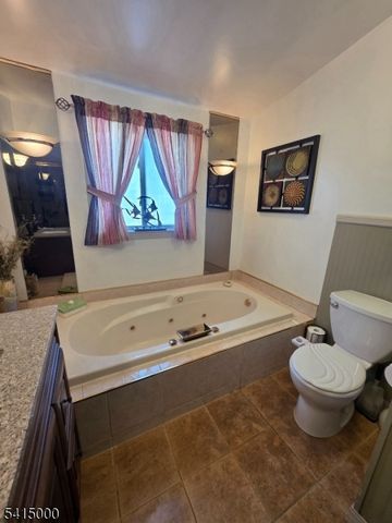 248 Main St, Middletown Twp., NJ 07758