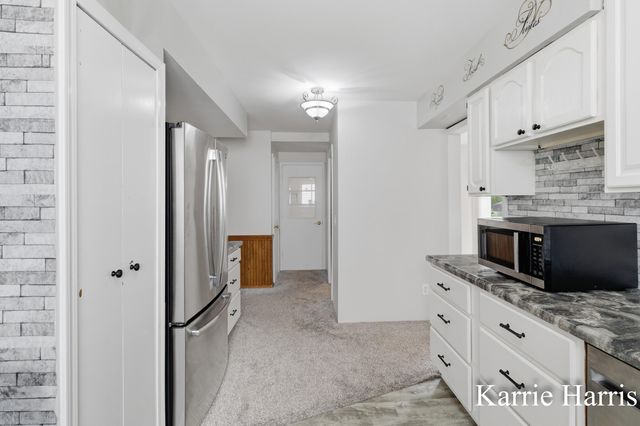917 E Evergreen Street, Greenville, MI 48838
