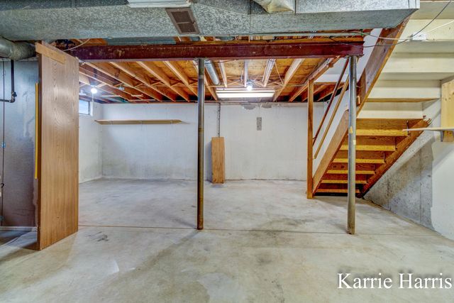 917 E Evergreen Street, Greenville, MI 48838