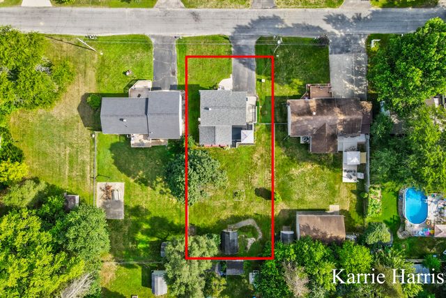 917 E Evergreen Street, Greenville, MI 48838