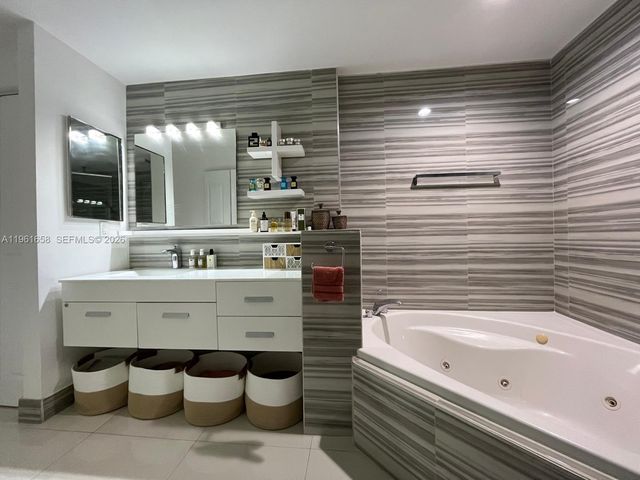 7910 Harbor Island Dr 608, North Bay Village, FL 33141