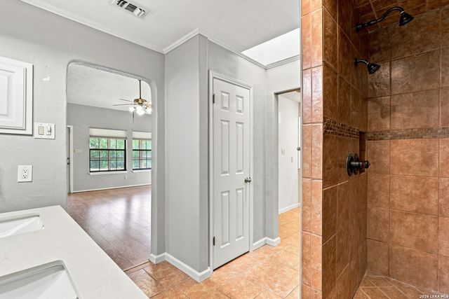 160 Creekwood Ct, Spring Branch, TX 78070