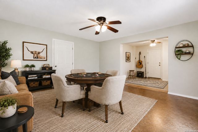 160 Creekwood Ct, Spring Branch, TX 78070