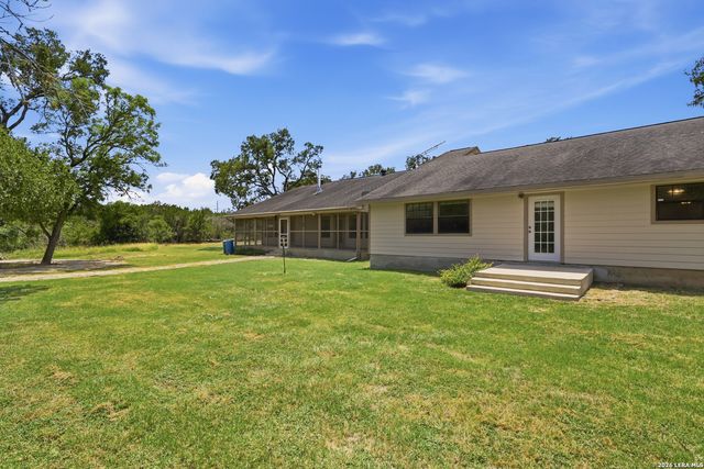 160 Creekwood Ct, Spring Branch, TX 78070