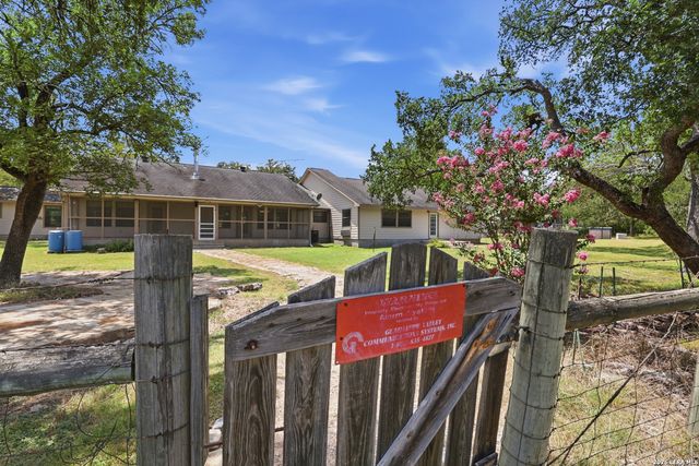 160 Creekwood Ct, Spring Branch, TX 78070