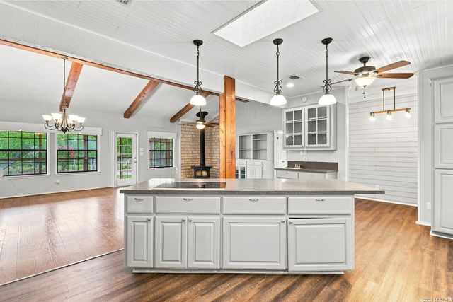 160 Creekwood Ct, Spring Branch, TX 78070
