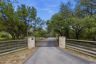 160 Creekwood Ct, Spring Branch, TX 78070