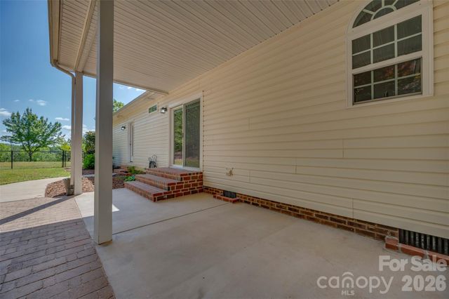 456 River Road, Rutherfordton, NC 28139