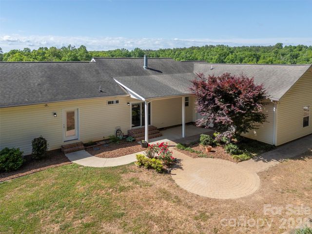 456 River Road, Rutherfordton, NC 28139