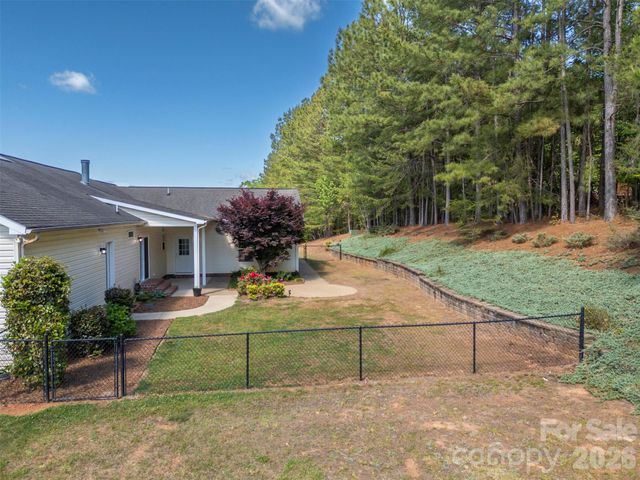 456 River Road, Rutherfordton, NC 28139