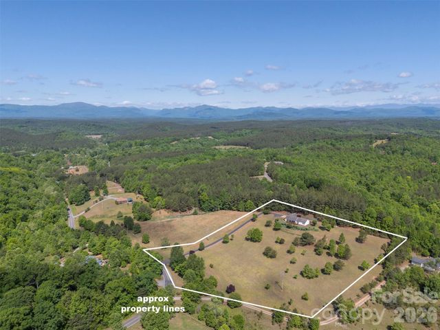 456 River Road, Rutherfordton, NC 28139